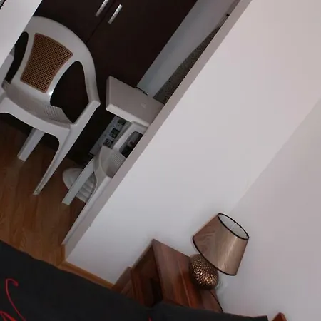 1 Bed In Sunny Day 6 Апартамент *
