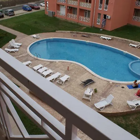 1 Bed In Sunny Day 6 Апартамент *