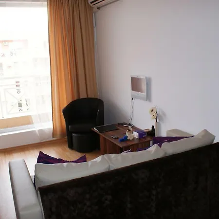 1 Bed In Sunny Day 6 Апартамент