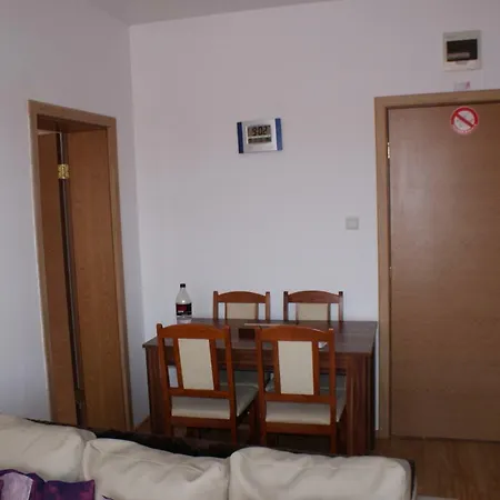 1 Bed In Sunny Day 6 Апартамент *