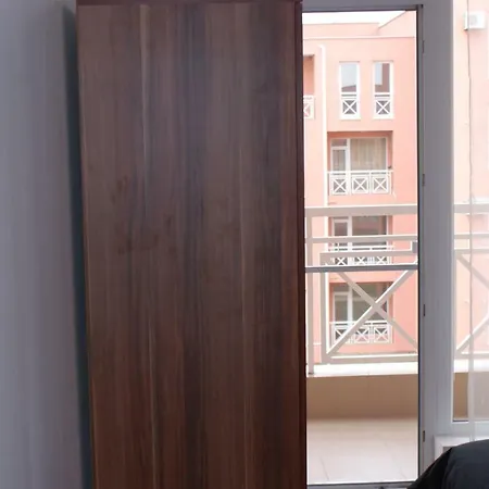 1 Bed In Sunny Day 6 Апартамент *