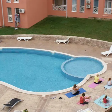 1 Bed In Sunny Day 6 Апартамент