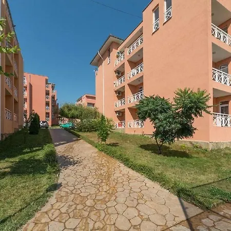 1 Bed In Sunny Day 6 Апартамент *