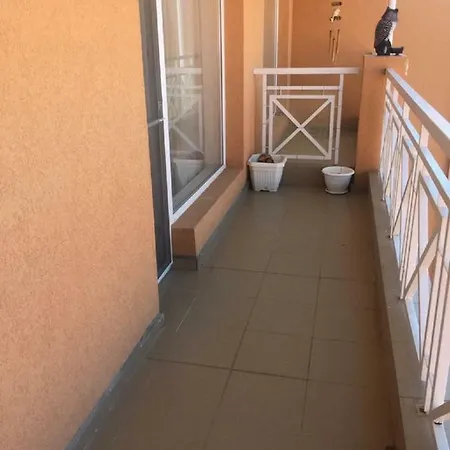 1 Bed In Sunny Day 6 Апартамент