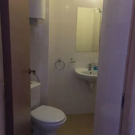 1 Bed In Sunny Day 6 Апартамент *