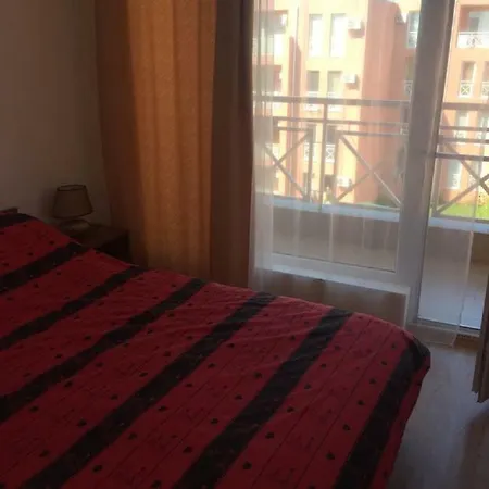 1 Bed In Sunny Day 6 Апартамент